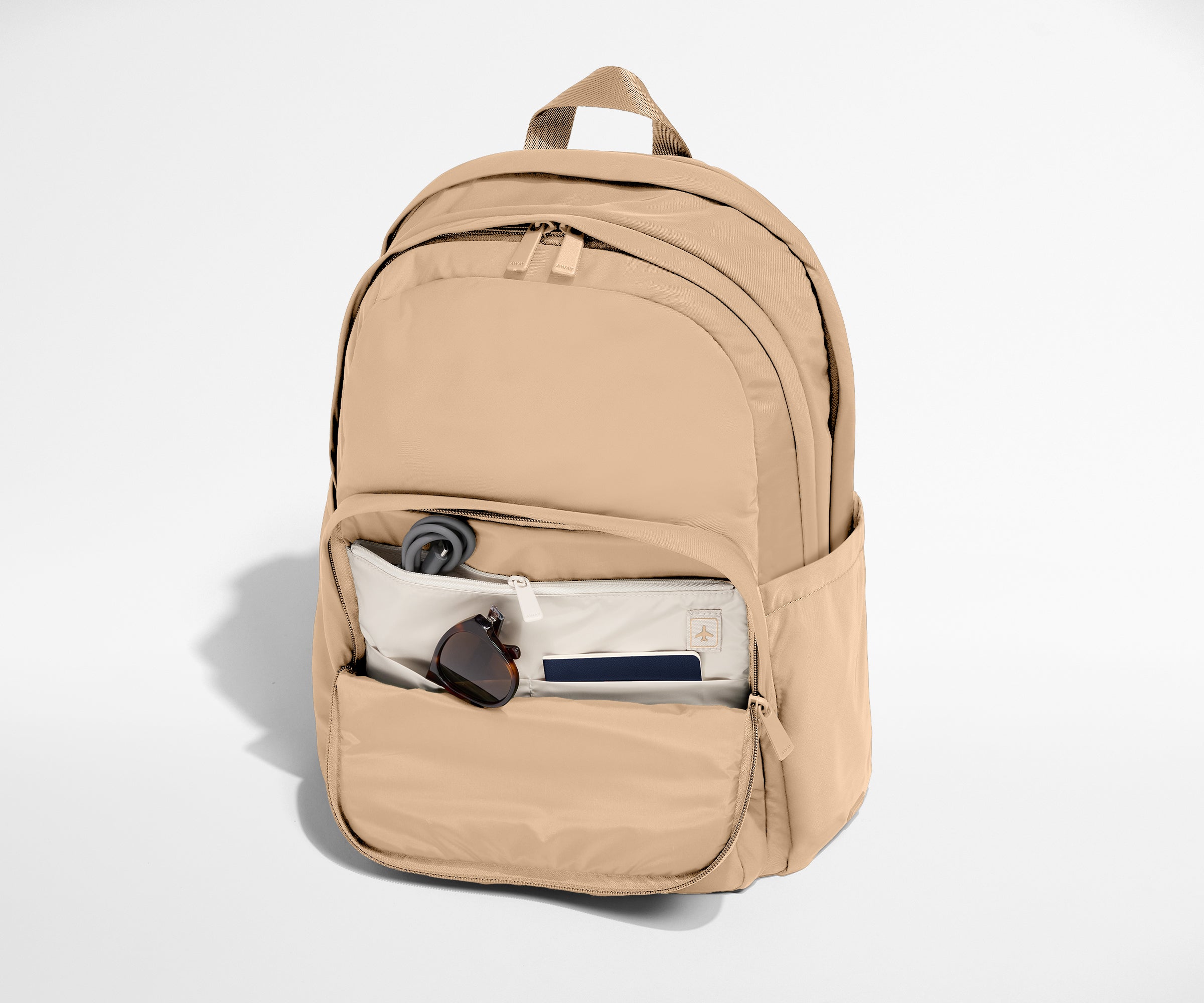 PDP_Featherlight_Backpack_Large_Camel_04.jpg