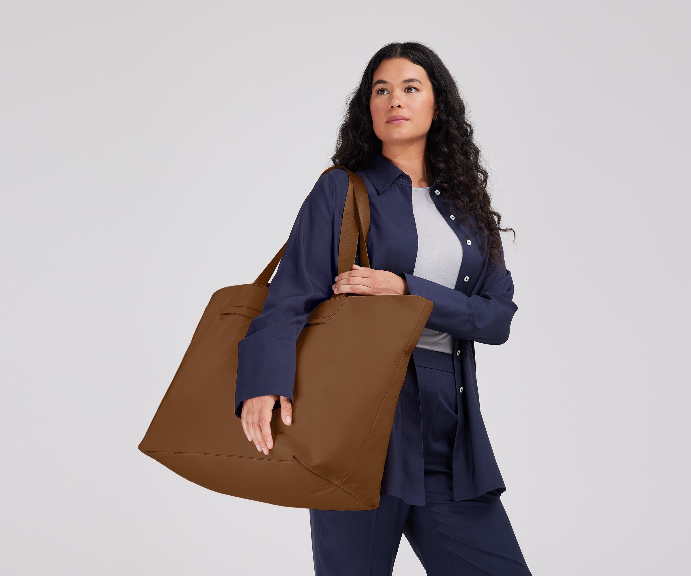 PDP_Featherlight_Tote_Amaro_Talent_01.jpg