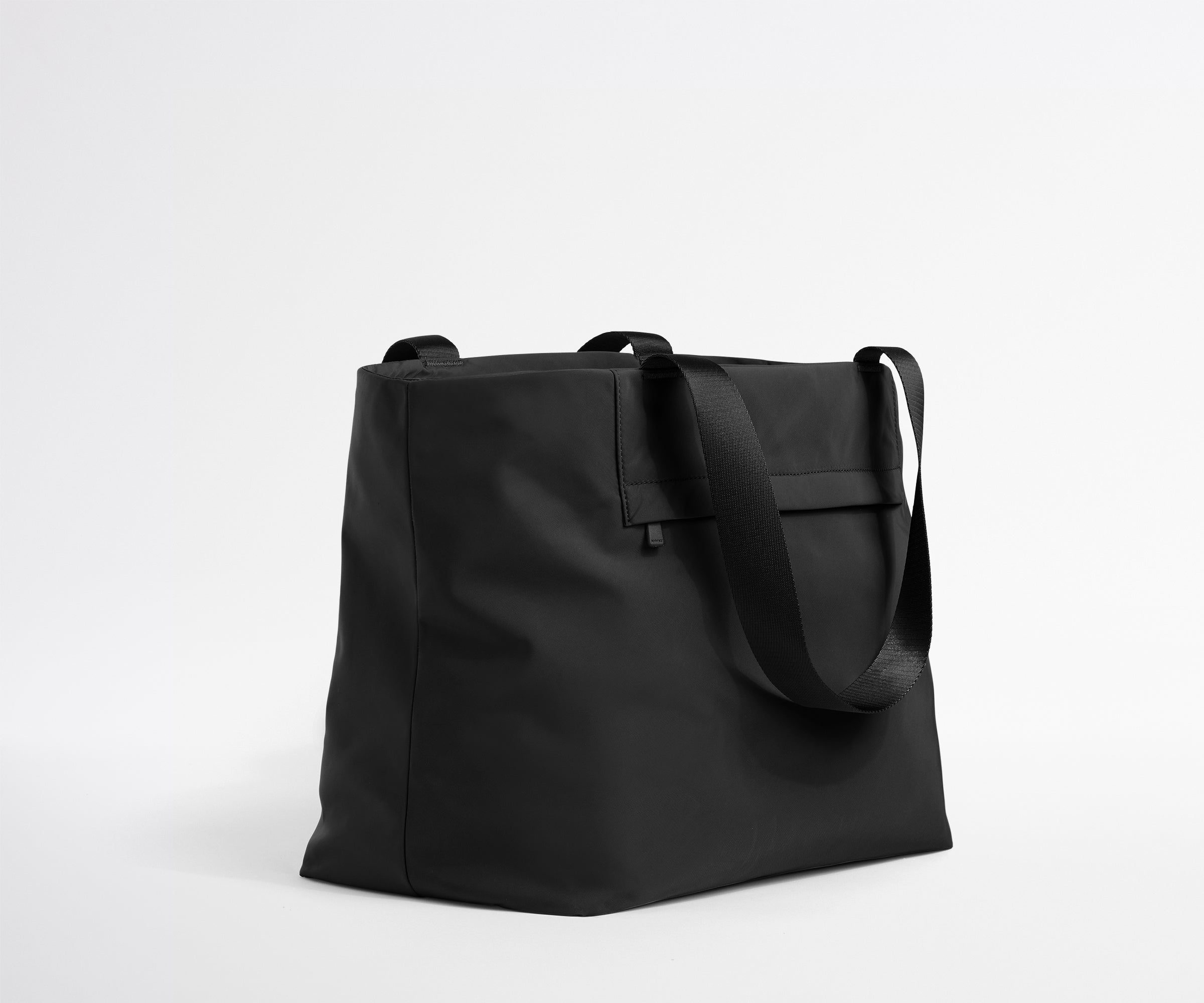 PDP_Featherlight_Tote_Black_02.jpg