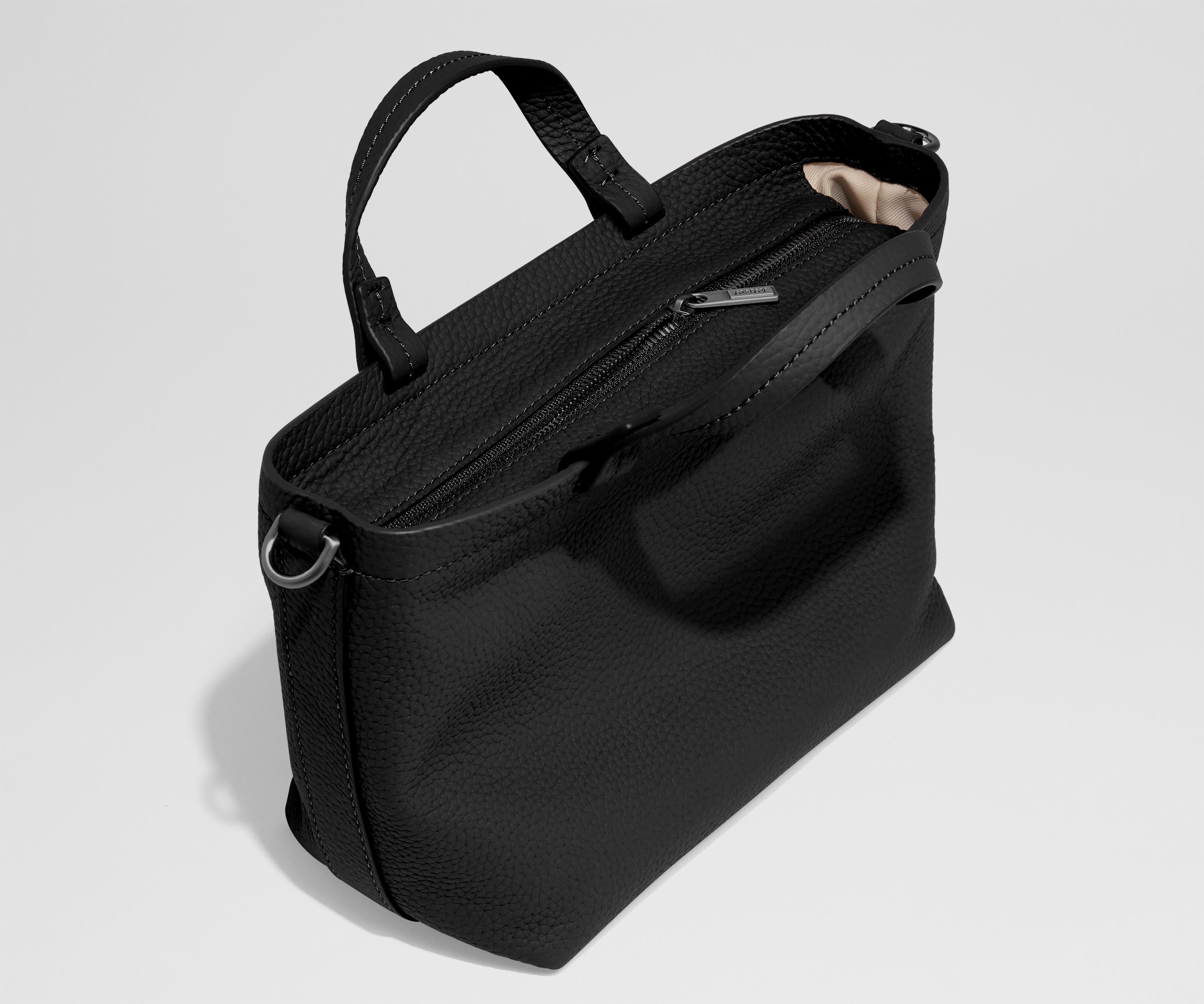 PDP_MeridianLeather_Crossbody_Black_04.jpg