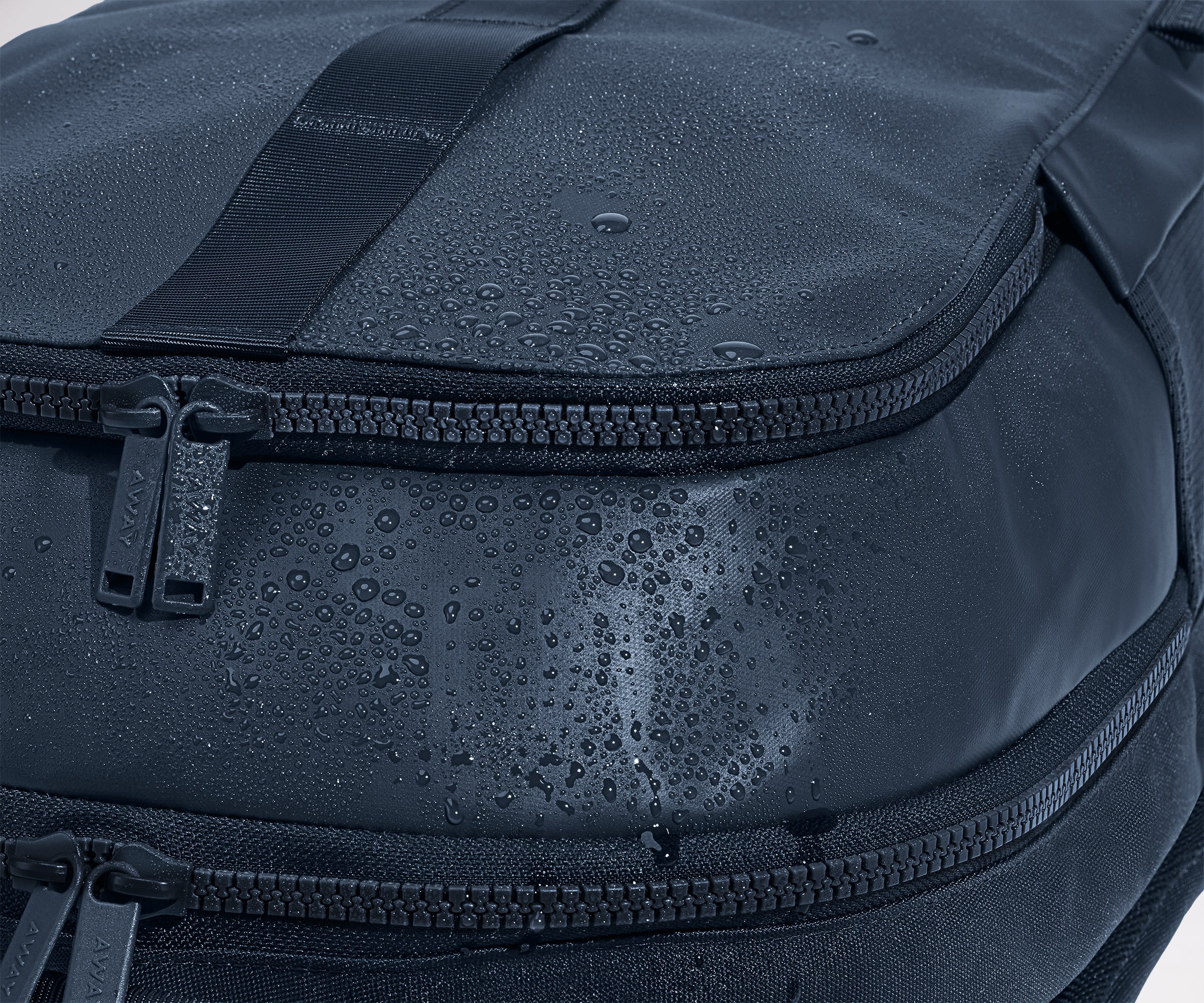 PDP_OutdoorBackpack26L_Navy_WaterMaterial_e5e73084-6f0a-46de-ad4e-bf08cfa60cea.jpg