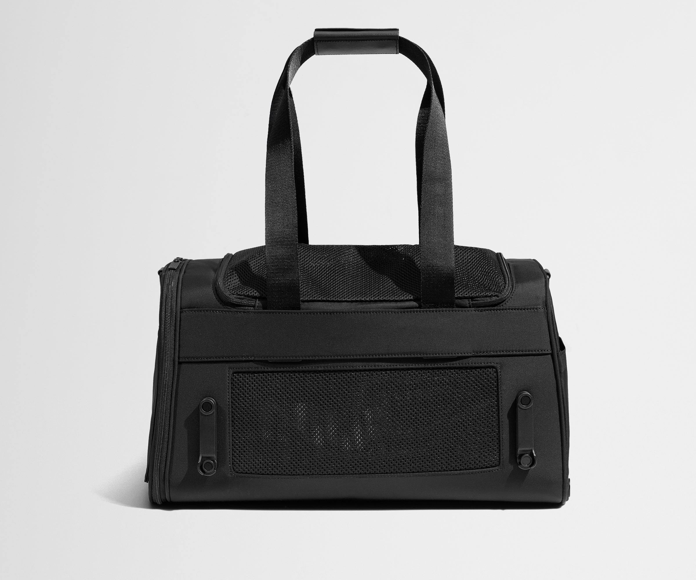 PDP_PetCarrier_Black_02_79e5e291-84c2-4aa2-b4d2-9a03cfae2814.jpg