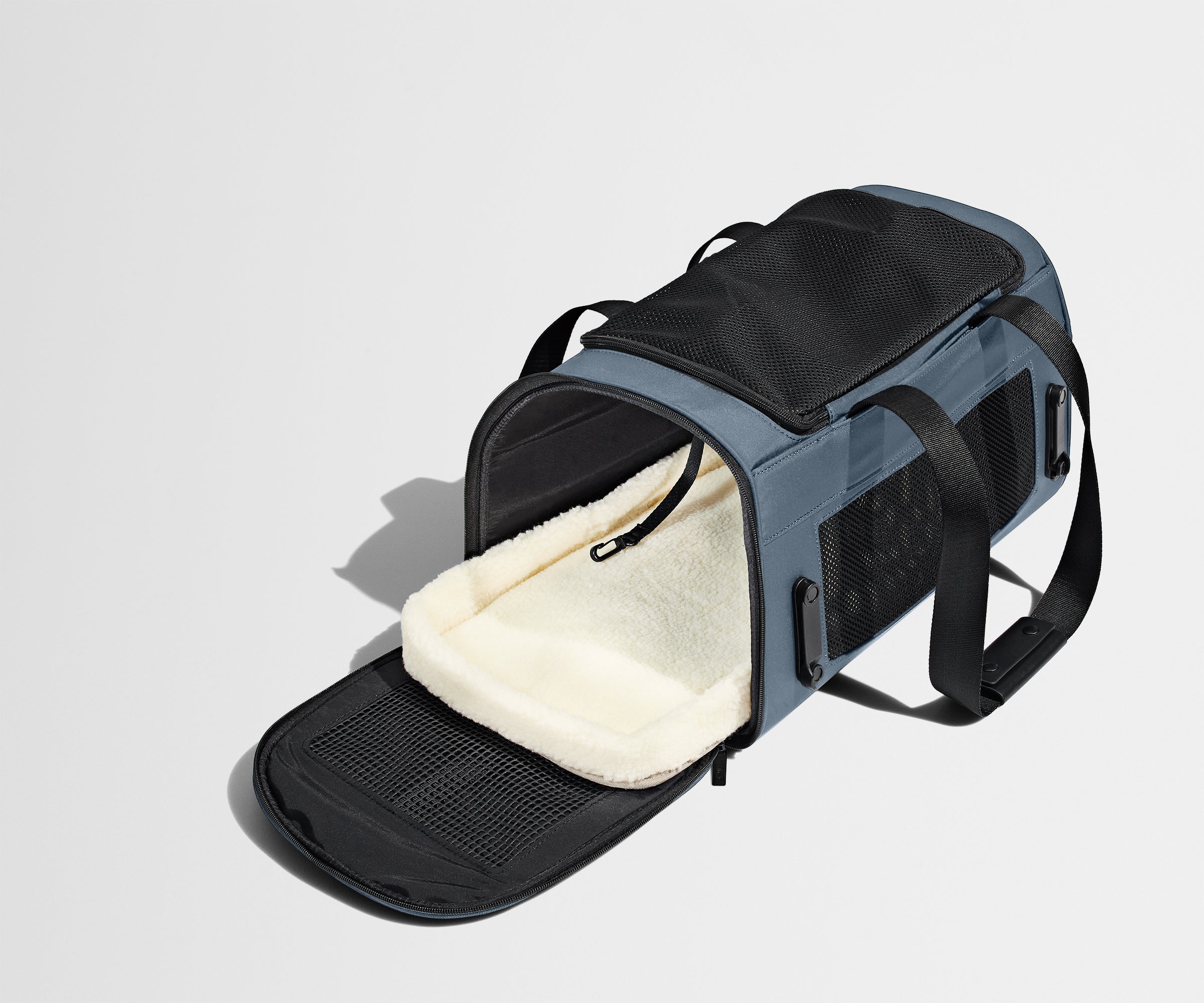 PDP_PetCarrier_Coast_09.jpg