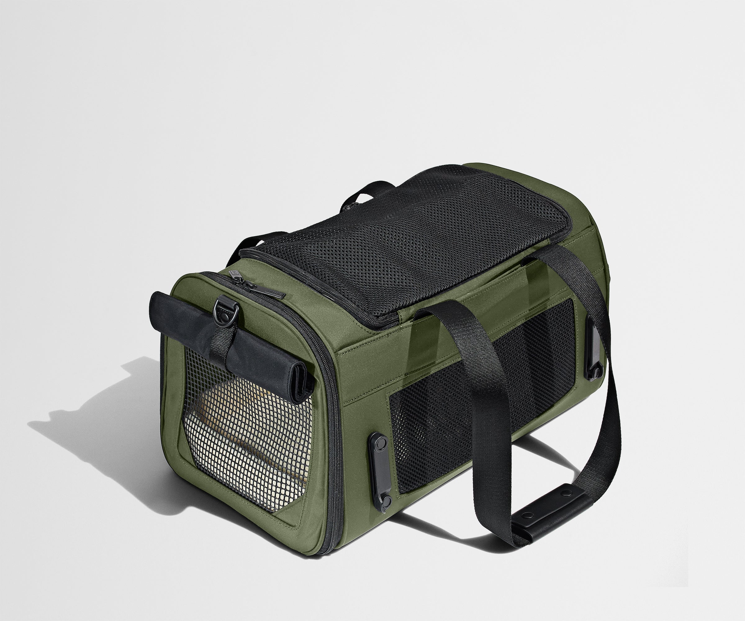 PDP_PetCarrier_Olive_07.jpg
